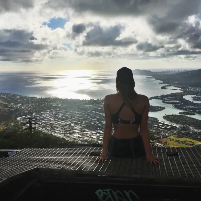 Lotte tijdens haar stage op Hawaii!